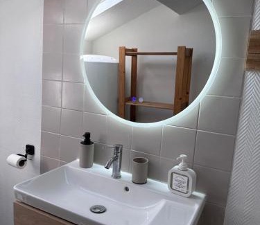 Barriere Saint Marc Apartamento | WorkSpace faubourg près de la gare TV WIFI CALME