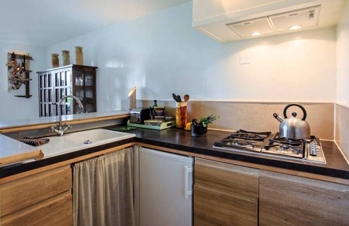 Coursegoules Apartamento | El mundialmente famoso jardín ofrece suite de lujo en estilo "colonial".
