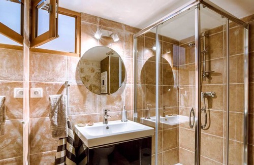 Coursegoules Apartamento | El mundialmente famoso jardín ofrece suite de lujo en el estilo de diseño.