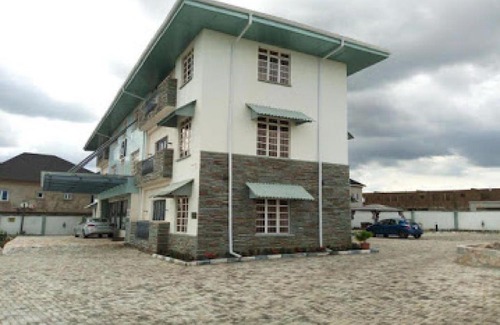 Ibadan Cabina | World Lilies Hotel Events Place