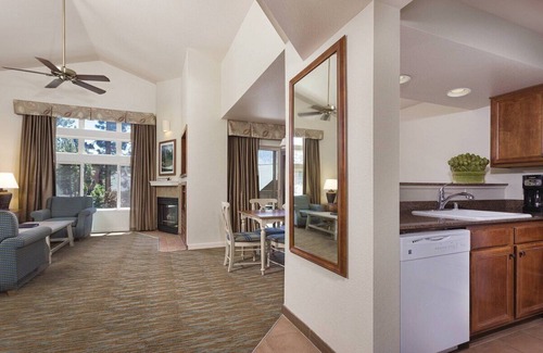 Round Hill Village Apartamento | World mark south shore suites!