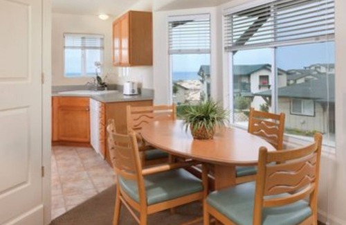 Marina Condominio | WorldMark Monterey Marina Dunes at Sanctuary Beach Resort