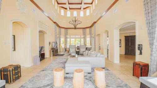 Florida Central Atlantic Coast Apartamento | WorldQuest Resort 3BR Suite - Pool, Kitchen, Free Parking, Near Disney