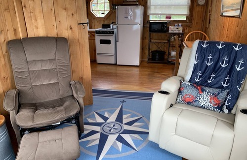 Lubec Cabaña | World’s highest tides! Pet friendly, bay front cottage with huge fenced yard.