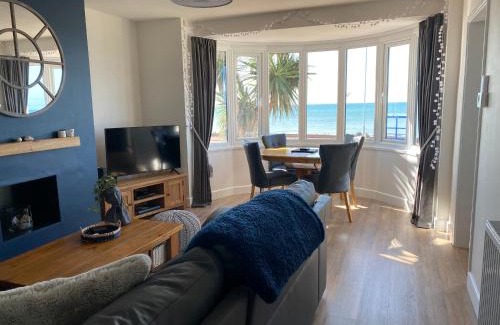 Worthing Apartamento | WORTHING BEACH 180 - 2 bed seafront apartment with private parking