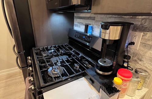 Graduate Hospital Apartamento | WOW! 2-BD/2BA Retreat WiFi, Central Air, and Laundry Prime Philly Location!
