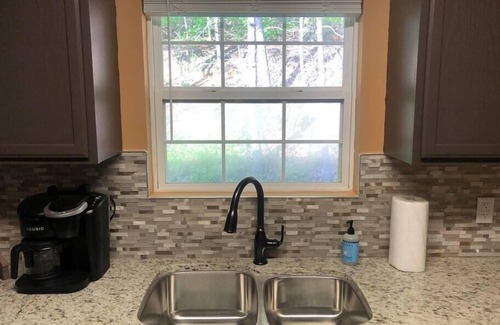 Sevierville Cabina | WOW 🤩 3BR Cabin just 2 miles to Dollywood + Arcades!