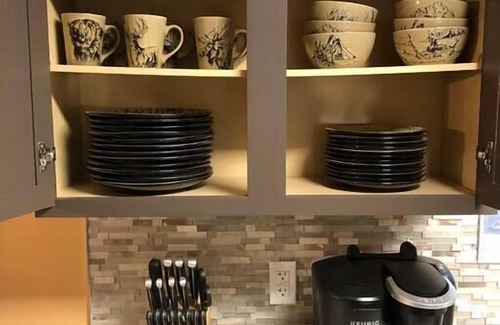 Sevierville Cabina | WOW 🤩 3BR Cabin just 2 miles to Dollywood + Arcades!
