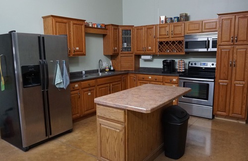 Mohican Township Cabina | Wow! A bathroom in every bedroom. Trophy Hollow Lodge -Mohican's Nature Resort