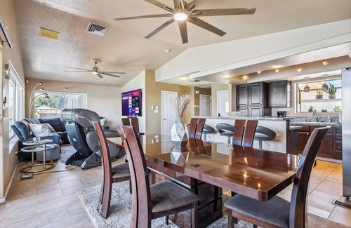 Bullhead City Casa | Wow! Amazing Riverfront Home!