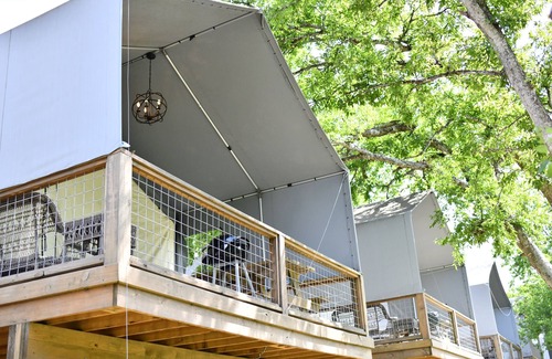 Sutherland Springs Cabina | Wow! Brand new Creekfront Cabin! Hot tub, hiking, kayaking & more! - RC12