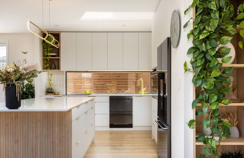 Fitzroy Casa | **Wow Factor in Fitzroy** Large, luxurious, NEW house, close to beach and cafes.