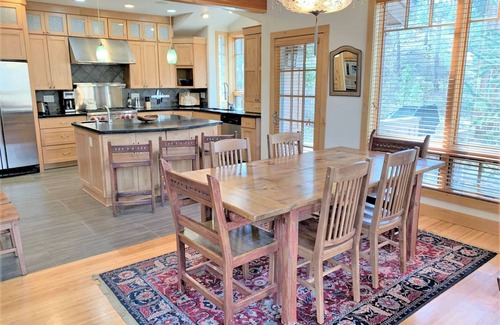 The Reserve Chalet De Esquí | Wow Gourmet Kitchen Theater Rm Ensuite Bedrooms