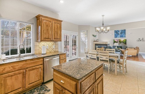 Bella Vista Casa | WOW! Large Home; Jump Right On Bike Trails, Golf & More!