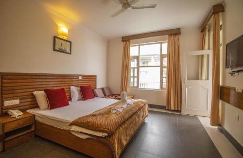 Dharamkot Hotel | WOW STAYZ2 Hotel The Lodge