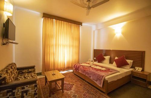 Dharamkot Hotel | WOW STAYZ2 Hotel The Lodge