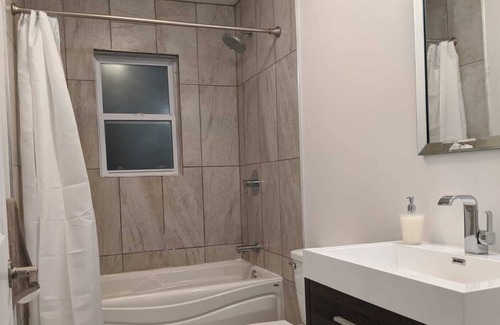 Bellefeuille Casa | WOW! Whole house 3bed/1.5 bath!
