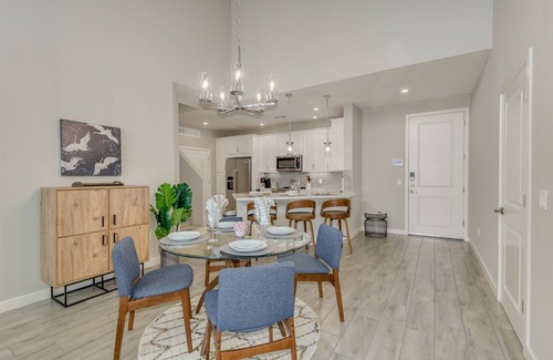 Ocotillo Condominio | Wowie! This Resort Style Penthouse is it! 30 night Min