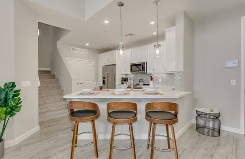 Ocotillo Condominio | Wowie! This Resort Style Penthouse is it! 30 night Min