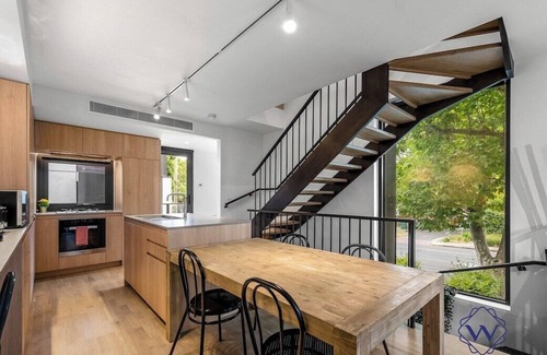 Toorak Casa | WOWSOY004 - U1 / 225 William Road SYarra · New Modern Designed 3B2BHouse+Parking