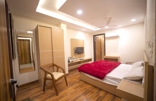 Dehradun Casa | WOWSTAYZ Hotel Orange Regency