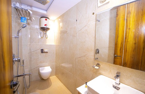 Dehradun Casa | WOWSTAYZ Hotel Orange Regency