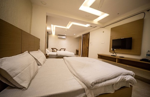 Dehradun Casa | WOWSTAYZ Hotel Orange Regency