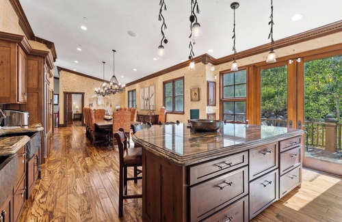 Beaver Creek Casa | Wrangler Lodge by Vail Butler - ski in, walk to town, hot tub