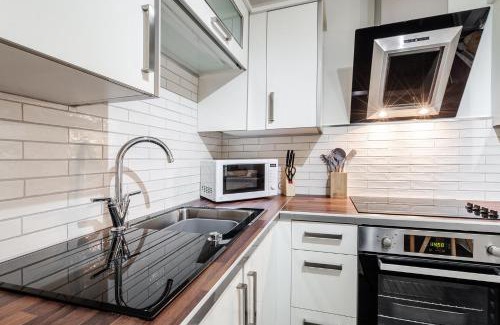 Wrea Green Casa | Wrea Cottage, 2 Bedrooms WiFi & Parking near Ribby Hall