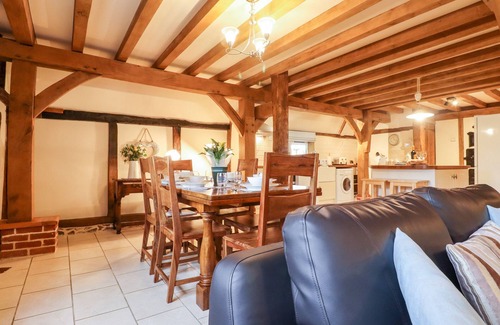 Etchinghill Cabaña | WREN COTTAGE, family friendly, character holiday cottage in Lyminge
