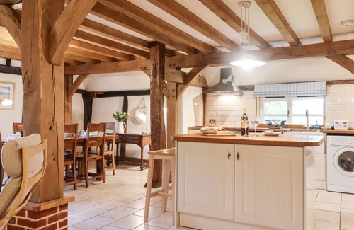Etchinghill Cabaña | WREN COTTAGE, family friendly, character holiday cottage in Lyminge