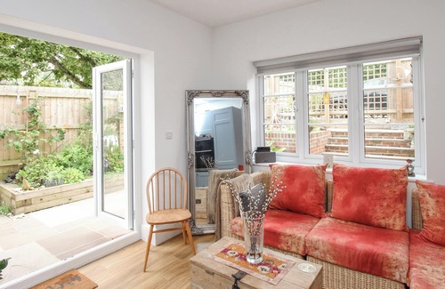 Upwey Cabaña | WREN, family friendly, with a garden in Upwey