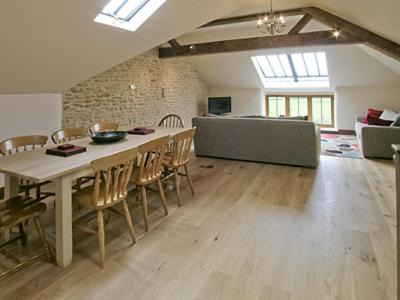Sherborne Casa | Wriggle View - Dbbm