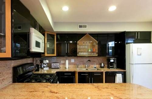 Lakeview Casa | Wrigley Field / Lakeview -Entire Home- ¡Grupos grandes!