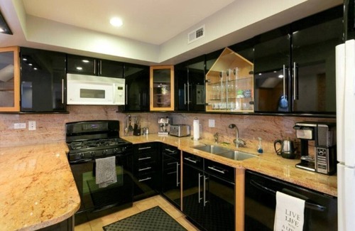 Lakeview Casa | Wrigley Field / Lakeview -Entire Home- ¡Grupos grandes!