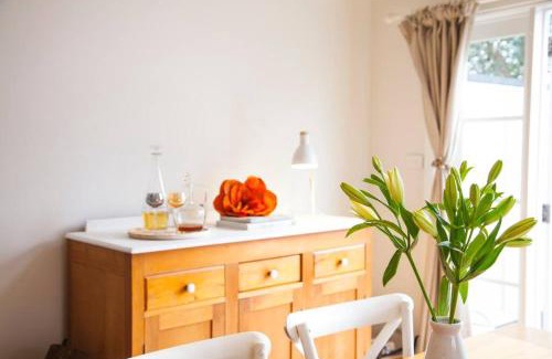North Hobart Casa | Writer's Cottage, luxurious oasis in the heart of North Hobart