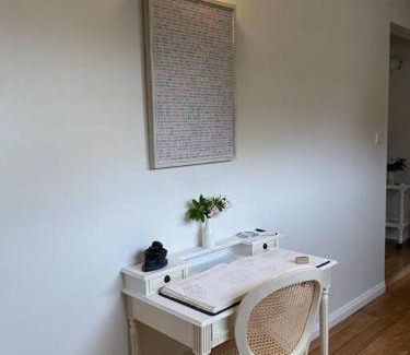 North Hobart Casa | Writer's Cottage, luxurious oasis in the heart of North Hobart