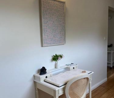 North Hobart Casa | Writer's Cottage, luxurious oasis in the heart of North Hobart