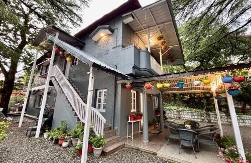 The Mall Road Chalet De Esquí | Writers Chalet, Mussoorie- Opposite Wynberg Allen, 5 mins to mall road
