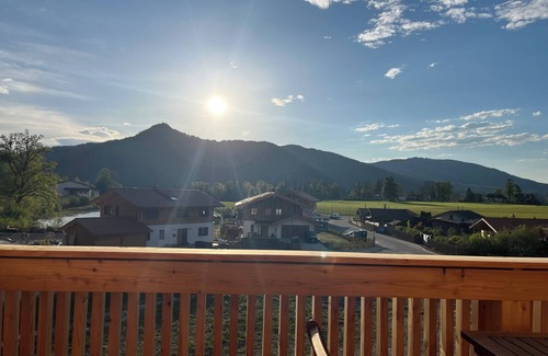 Fischbachau Apartamento | Wunderschöne Ferienwohnung mit Berg- und Seeblick