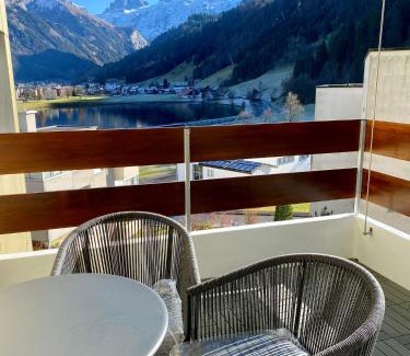 Engelberg Apartamento | Wunderstay Alpine 303 New Studio with Lake & Mountain View