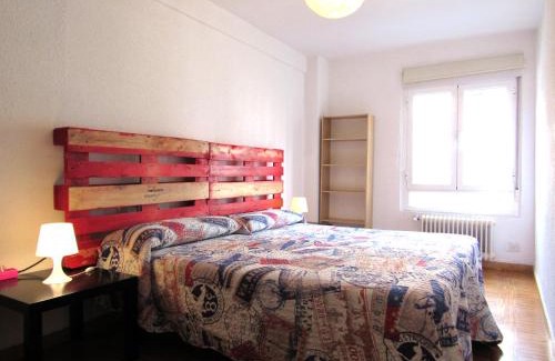 León Apartamento | www Parques de la Catedral travel com Parking privado Gratis