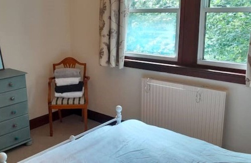 Kirtlebridge Cabina | Wyesebyside..A peaceful rural retreat- close to Gretna for weddings...sleeps 14