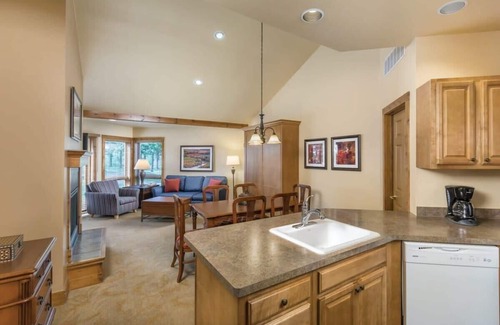 Hanover Condominio | Wyndham Galena Resort |2BR/2BA King Bed Balc Suite