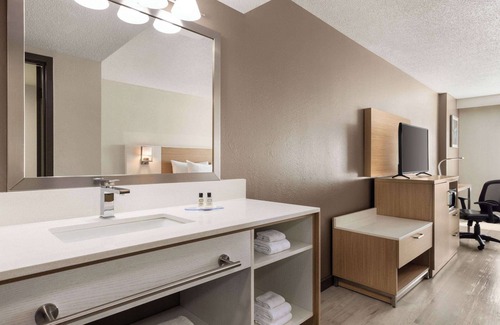 Gwinnett Place Hotel | Wyndham Garden Duluth