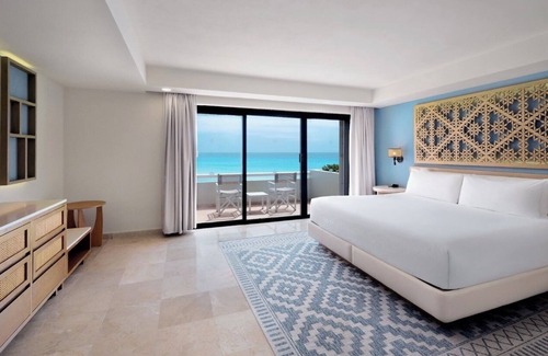 Zona Hotelera Complejo | Wyndham Grand Cancun – Oceanfront Studio for 2 - All-Inclusive Resort