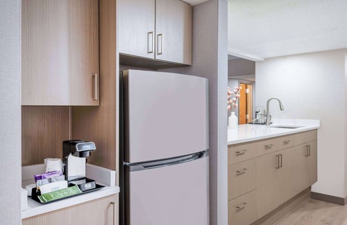 Wayne Hotel | Wyndham Indianapolis Airport