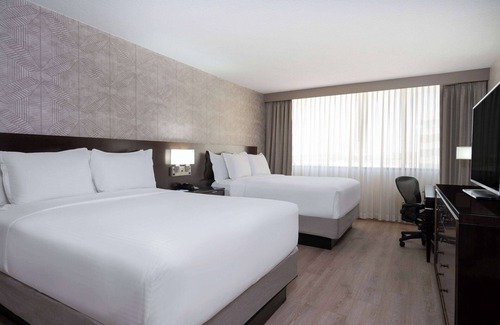 Wayne Hotel | Wyndham Indianapolis Airport