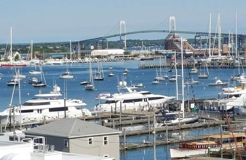 Yachting Village Apartamento | Wyndham Inn at The Harbor- Hotel Suite for 4, with Kitchenette and Living Room!