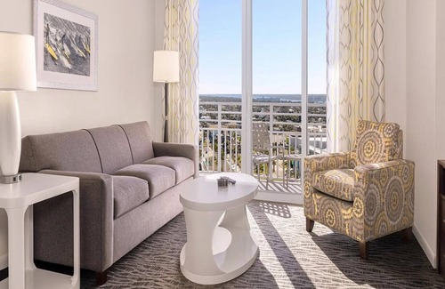 Seabreeze Historic District Complejo | Wyndham Ocean Walk: Oceanfront Fun, Pools, & Spacious Family Stay-1 Bd Dlx
